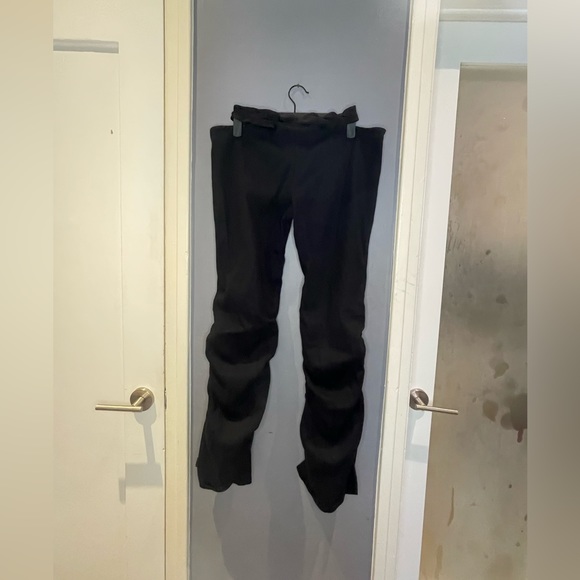 Cut Out Ruched Flare Out Pants - Picture 5 of 7